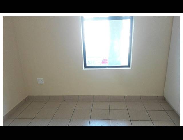 2 bed property to rent in PARKLANDS